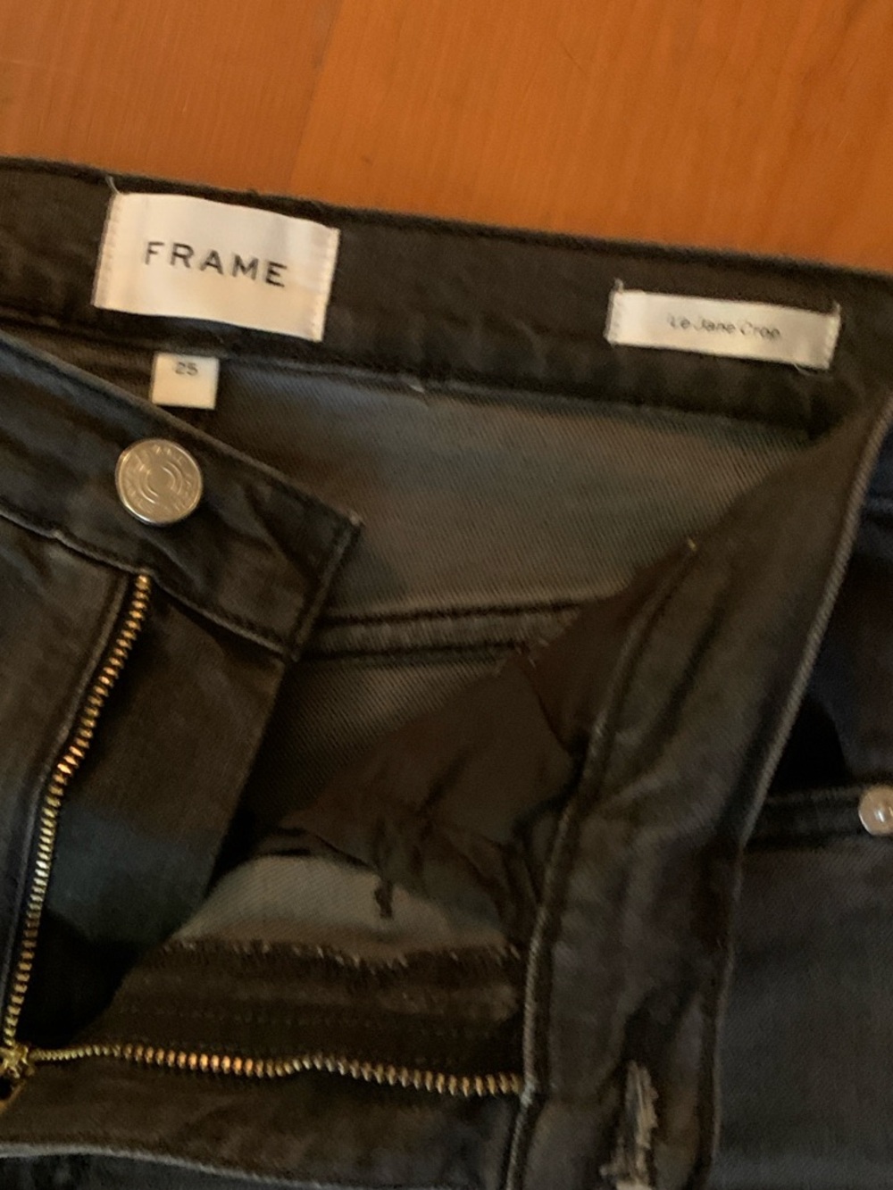 Frame Le Jane Crop Raw Fray Jeans Black Medium Wash Faded Size 25 Jeans - Picture 3 of 8